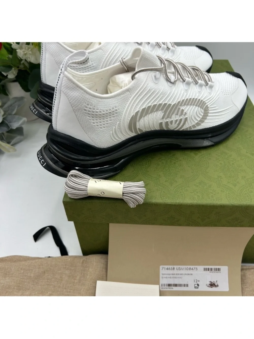 Men’s Gucci run white/gray/black sneakers size 12.5 made in Italy
